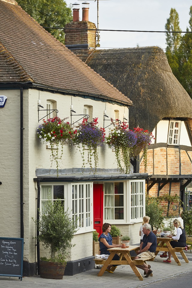 Crown & Anchor, pub, Wiltshire
